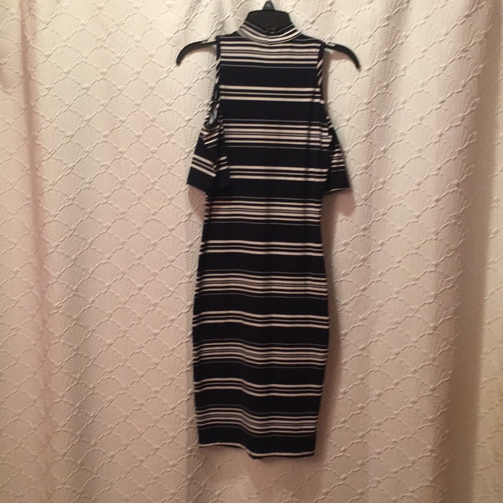 Dress - Picture 2 of 5